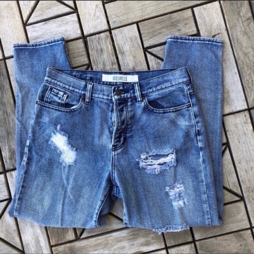 Melville High Rise Distressed Boyfriend Jeans Size 28